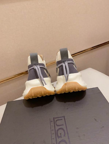 Men's Grey & Cream Runner Sneaker with Gum Sole