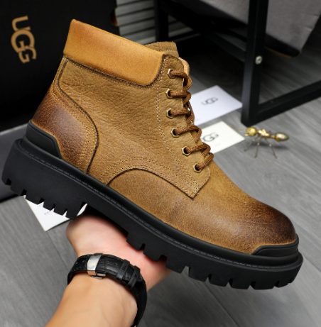 UGG Men's Tan Leather Shearling-Lined Lace-Up Boot