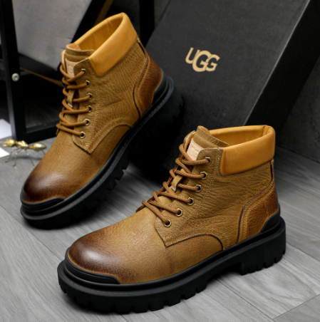 UGG Men's Tan Leather Shearling-Lined Lace-Up Boot