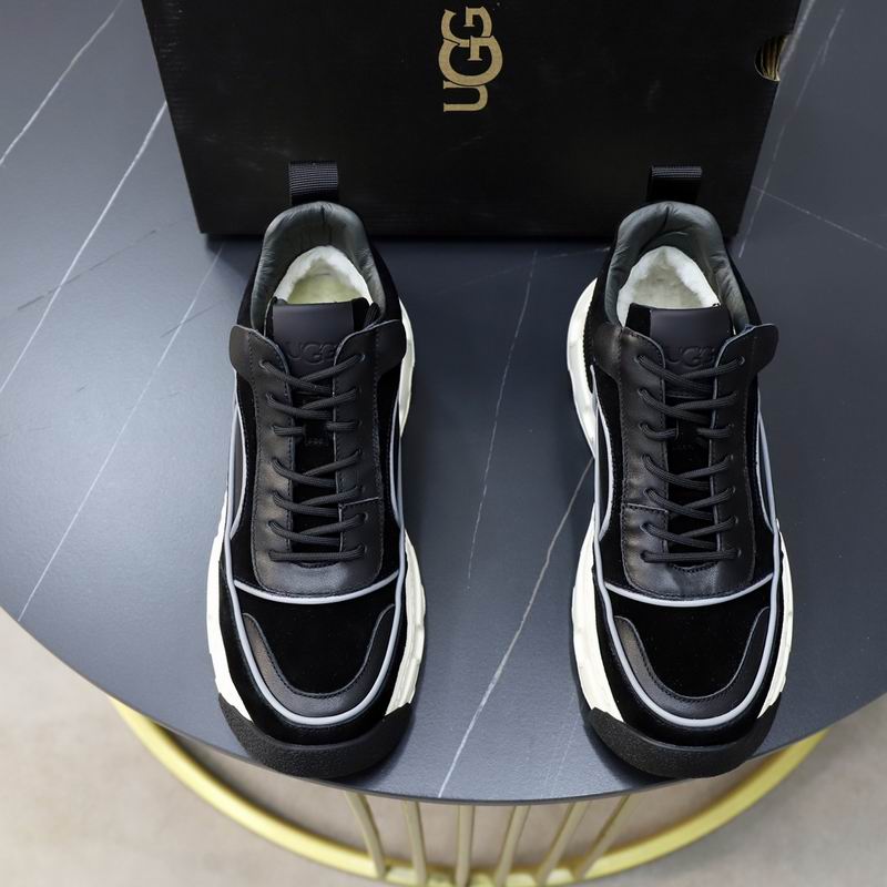 Men's Black Leather & Suede Low-Top Chunky Runner Sneaker
