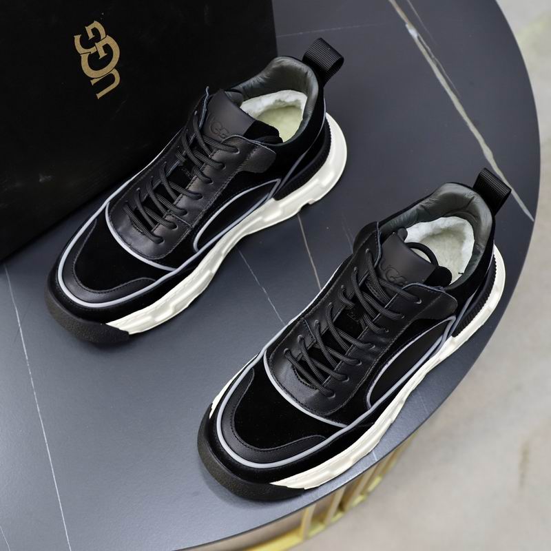 Men's Black Leather & Suede Low-Top Chunky Runner Sneaker